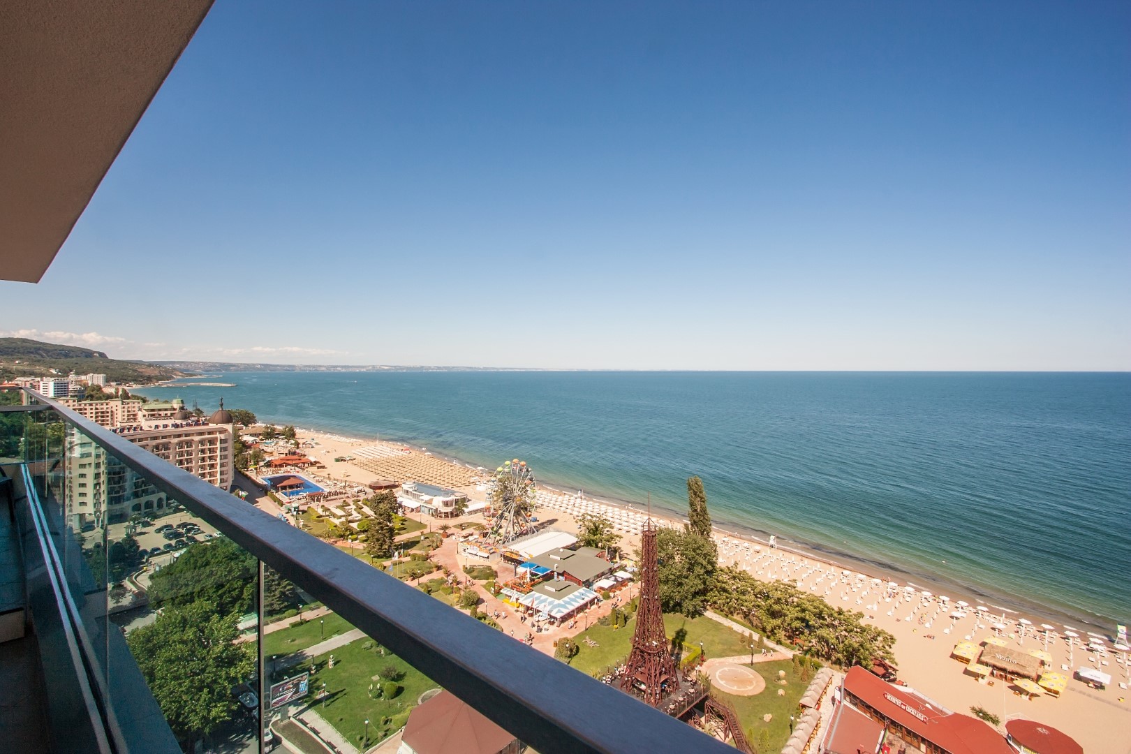 INTERNATIONAL_CASINO_TOWER__HOTEL_NISIPURILE_DE_AUR_BULGARIA_AIR_TOUR_TRAVEL